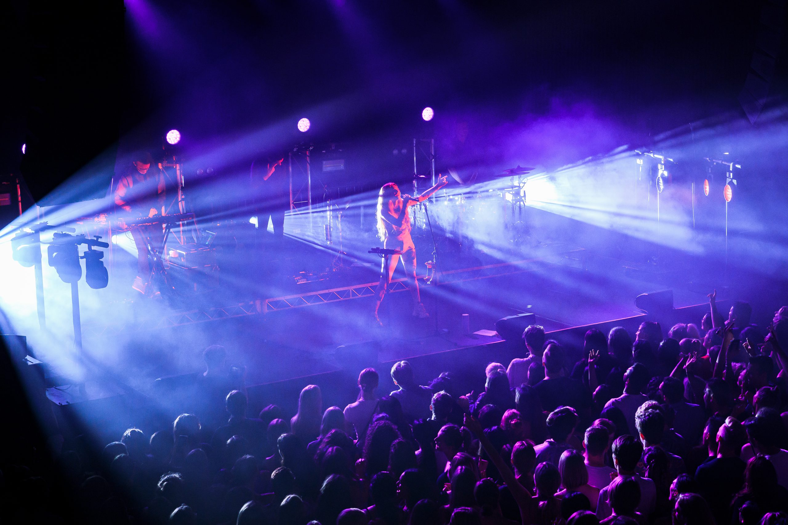 Vera Blue Roundhouse